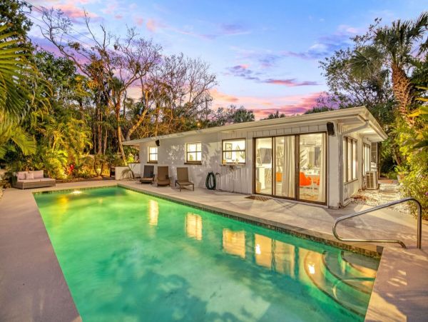 Ultimate Waterfront Vacation Home with Private Pool in Siesta Key