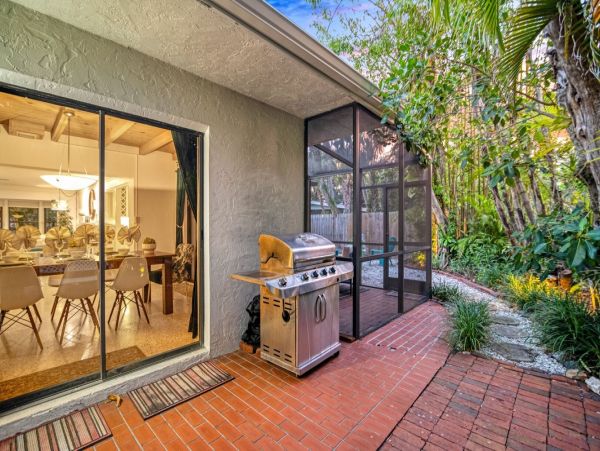 Ultimate Waterfront Vacation Home with Private Pool in Siesta Key