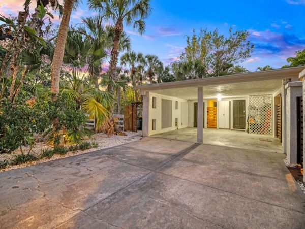 Ultimate Waterfront Vacation Home with Private Pool in Siesta Key