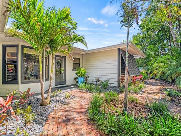 Ultimate Waterfront Vacation Home with Private Pool in Siesta Key