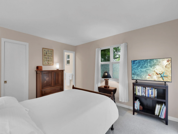 Two Bedroom Vacation Rental Two Blocks to the Beach in Naples
