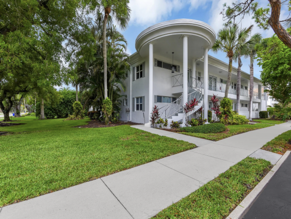 Two Bedroom Vacation Rental Two Blocks to the Beach in Naples