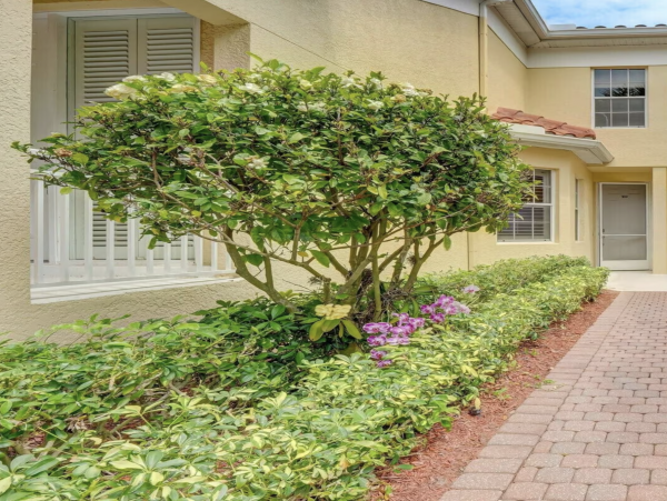 Naples Condo 1090491