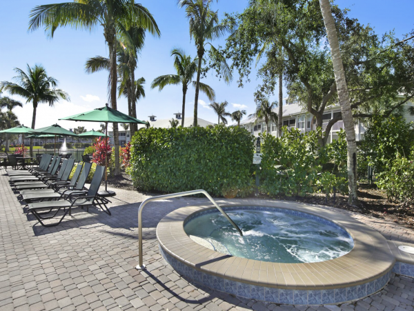 Resort Style Condo Two Bedrooms in Naples