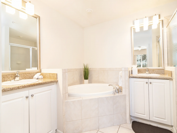 Resort Style Condo Two Bedrooms in Naples