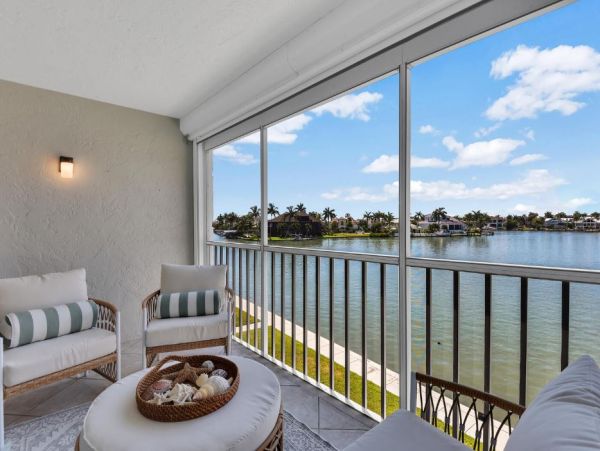Steps to Beach North Naples Vacation Condo