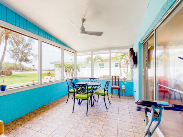 Lovely Vacation Home with 2 Bedrooms in Bradenton Beach
