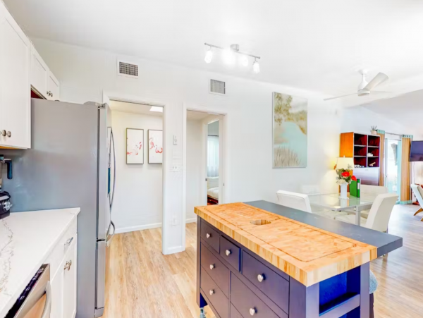 Lovely Vacation Home with 2 Bedrooms in Bradenton Beach