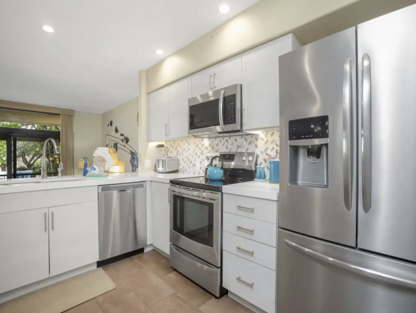 Kaanapali Lovely Vacation Condo 2 Bedrooms Pool & Hot Tub