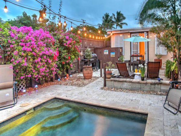 Lake Worth Charming Three Bedroom Vacation Rental