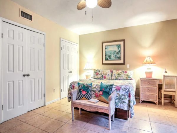 Lake Worth Charming Three Bedroom Vacation Rental