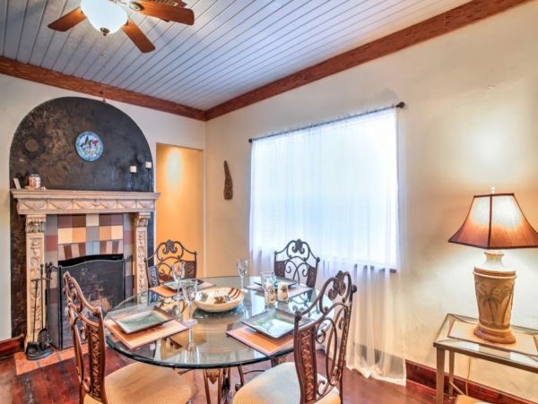 Lake Worth Charming Three Bedroom Vacation Rental