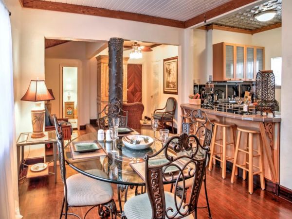 Lake Worth Charming Three Bedroom Vacation Rental