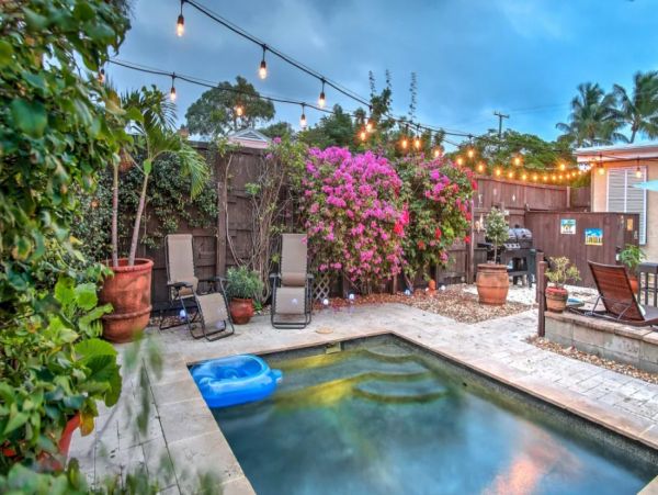 Lake Worth Charming Three Bedroom Vacation Rental