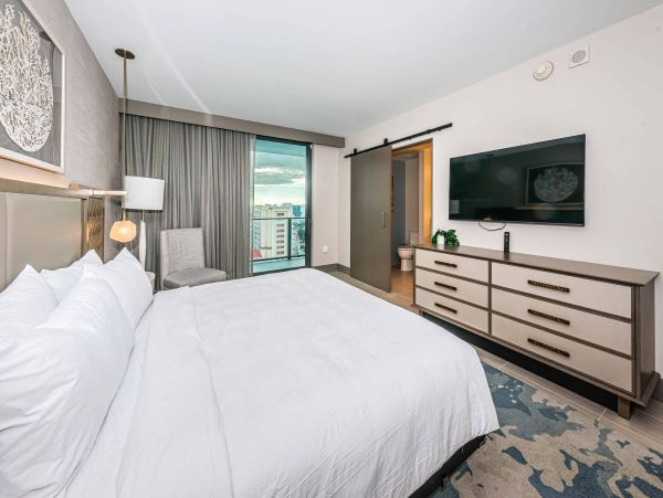 Luxury 3 Bedroom Vacation Condo in Clearwater Beach