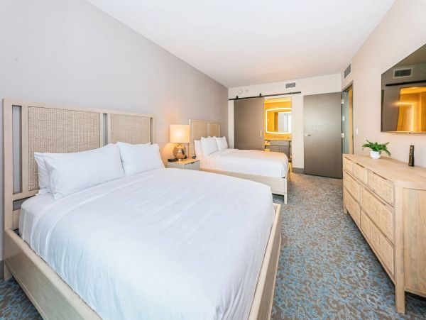 Luxury 3 Bedroom Vacation Condo in Clearwater Beach
