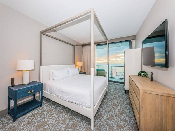 Luxury 3 Bedroom Vacation Condo in Clearwater Beach