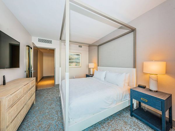Luxury 3 Bedroom Vacation Condo in Clearwater Beach