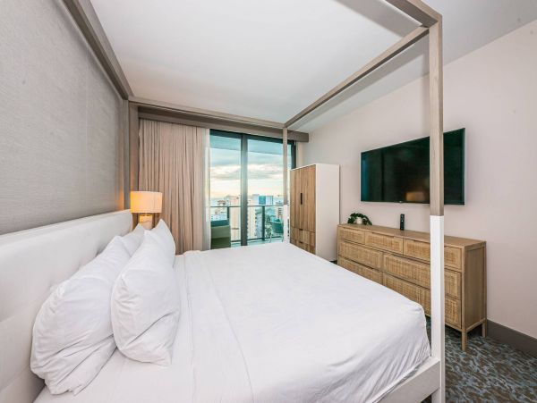 Luxury 3 Bedroom Vacation Condo in Clearwater Beach