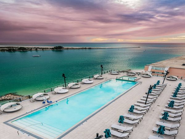 Luxury 3 Bedroom Vacation Condo in Clearwater Beach