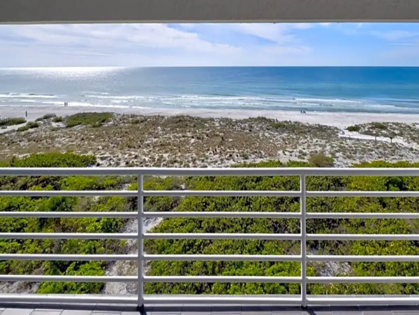 Unforgettable Coastal Retreat with 2 Bedrooms