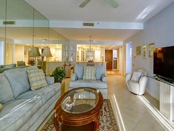 Unforgettable Coastal Retreat with 2 Bedrooms
