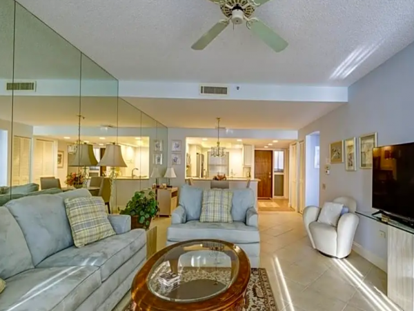 Unforgettable Coastal Retreat with 2 Bedrooms