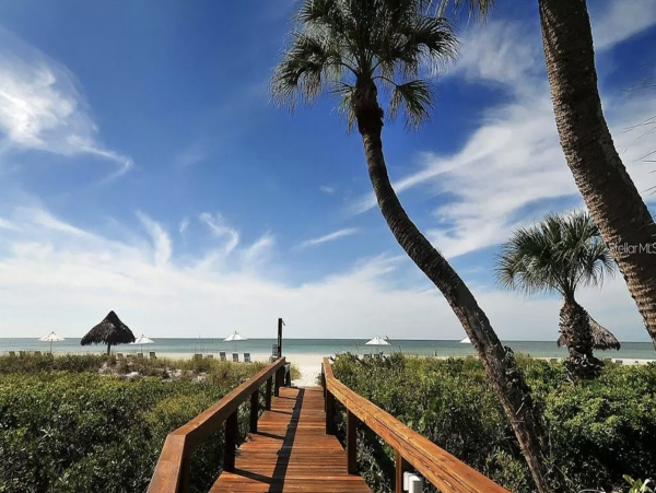 Gorgeous Three Bedroom Beachfront Penthouse in Longboat Key