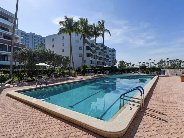 Gorgeous Three Bedroom Beachfront Penthouse in Longboat Key