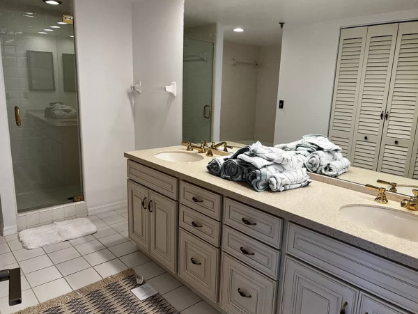 Gorgeous Three Bedroom Beachfront Penthouse in Longboat Key
