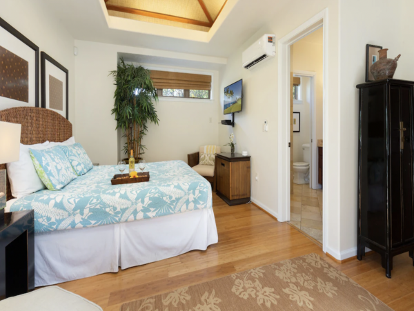 Single Level Four Bedroom Luxury Vacation Villa Waimea