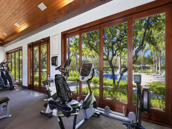 Single Level Four Bedroom Luxury Vacation Villa Waimea