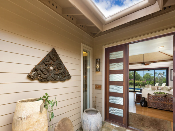 Single Level Four Bedroom Luxury Vacation Villa Waimea