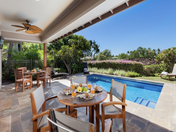 Single Level Four Bedroom Luxury Vacation Villa Waimea