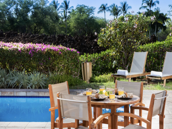 Single Level Four Bedroom Luxury Vacation Villa Waimea