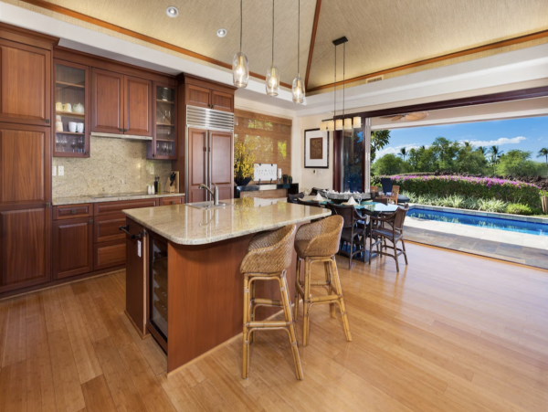 Single Level Four Bedroom Luxury Vacation Villa Waimea