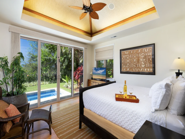 Single Level Four Bedroom Luxury Vacation Villa Waimea