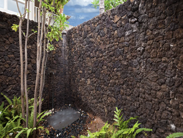 Single Level Four Bedroom Luxury Vacation Villa Waimea