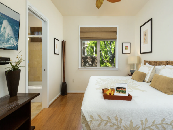 Single Level Four Bedroom Luxury Vacation Villa Waimea