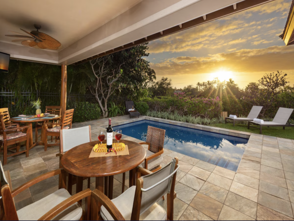 Single Level Four Bedroom Luxury Vacation Villa Waimea