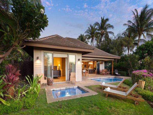 Single Level Four Bedroom Luxury Vacation Villa Waimea