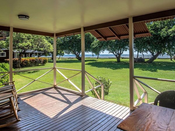 Oceanfront Vacation Cottage Studio in Waimea