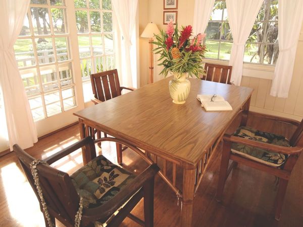 2 Bedroom Cottage in Waimea in the Perfect Spot with Shared Pool