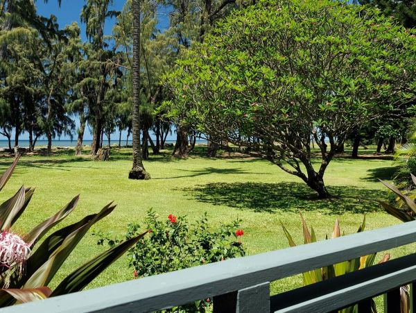 2 Bedroom Cottage in Waimea in the Perfect Spot with Shared Pool