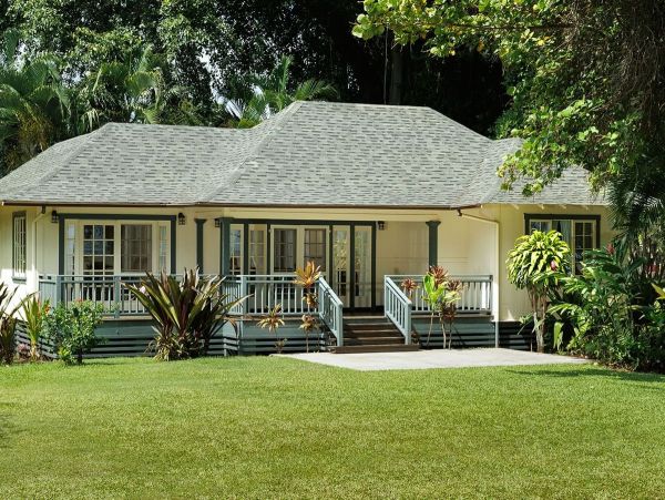 2 Bedroom Cottage in Waimea in the Perfect Spot with Shared Pool