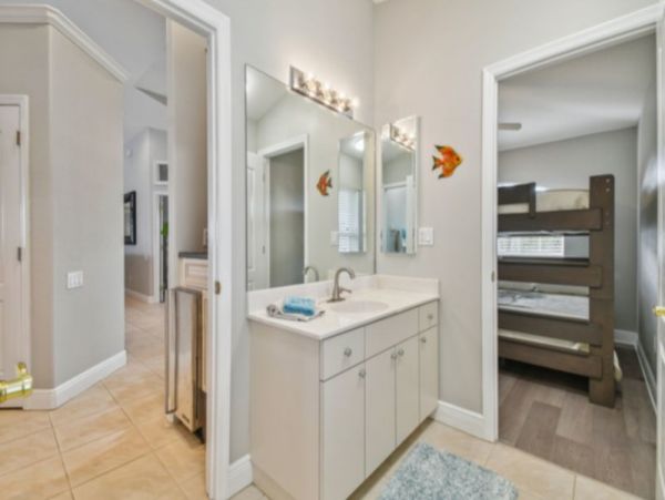 Four Bedroom Canal Front Vacation Rental in Cape Coral