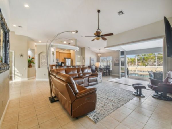 Four Bedroom Canal Front Vacation Rental in Cape Coral