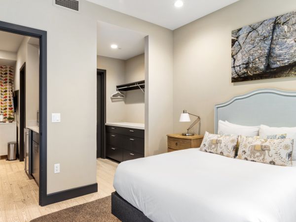 Beautiful Jackson Vacation Condo Two Bedroom