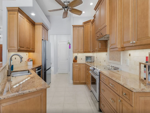 Stunning Canal Views from this Three Bedroom Vacation Home