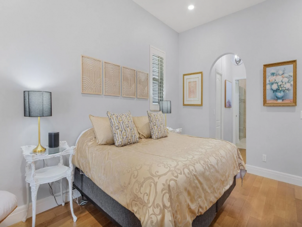 Stunning Canal Views from this Three Bedroom Vacation Home